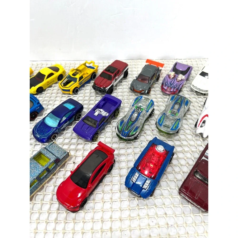 Hot Wheels lot 24